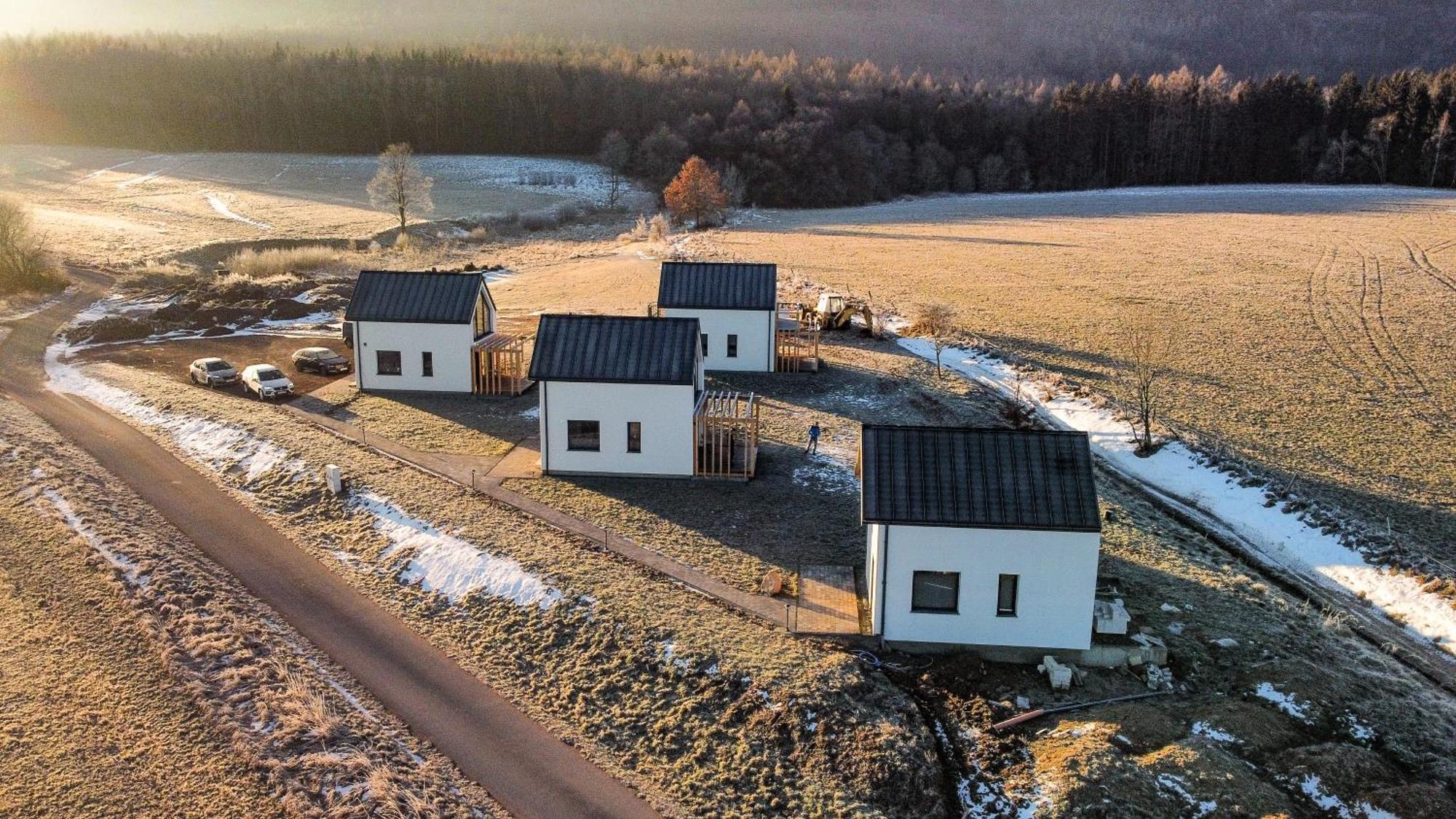 Wataha Pod Basztami - Wadera - Domki Caloroczne Radków Kültér fotó
